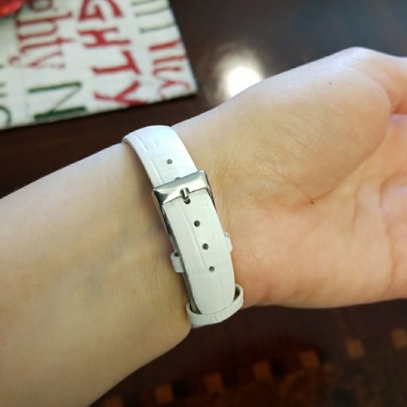 💖💕Very pretty white wristband watch - Picture 5 of 5